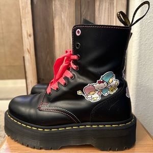DR. MARTENS
Black Hello Kitty & Friends Edition Jadon Boots size 8